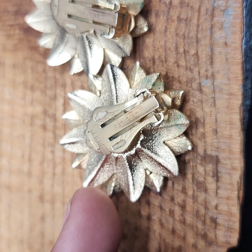 Vintage Sarah Coventry‎ Gold Tone Sunflower Brooch Earrings Set - Picture 9 of 9